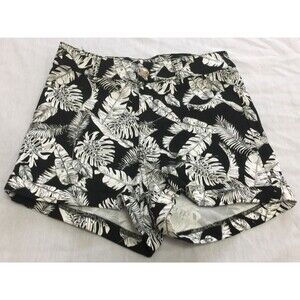 HM DIVIDED WOMENS SHORTS SIZE 4